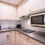 B-Aparthotel Montgomery